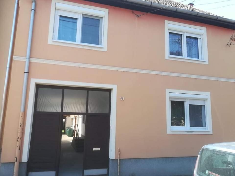 エゲル Family Houseヴィラ エクステリア 写真